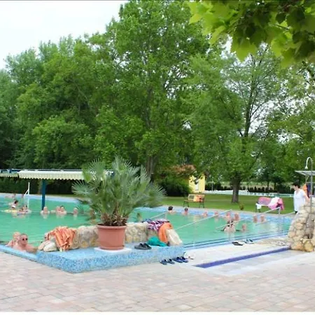 Aqua Fahaz Apartmán Mesteri